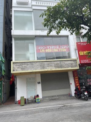 cho thuê nhà mặt phố tại nguyễn công trứ,70m2 x 3 tầng ,mặt tiền 5m ,giá thuê 60 triệu ,nhà đẹp mới