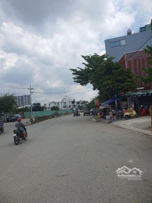 bán nhanh 85m2 đất sổ riêng mặt tiền đường liên phường (lộ giới 30m) quận 9 giá tốt