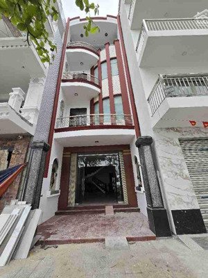 chính chủ bán nhà mt nguyễn tất thành,125m2,đẹp,nhiều tiện ích, thanh khê, đà nẵng