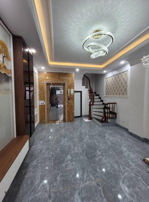 bán nhà trung tâm lõi đống đa - nhà mới tinh - 6 tầng thang máy xịn - dt:41m- mt:3.9m -13.5 tỷ