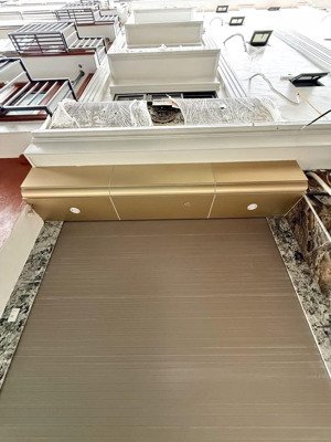 căn nhà xây mới. 6 tầng thang máy - mặt tiền siêu rộng - ô tô đỗ cửa