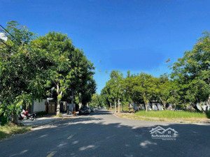 chính chủ bán lô biệt thự lê hữu khánh thông sông view công viên nam việt á.liên hệ 