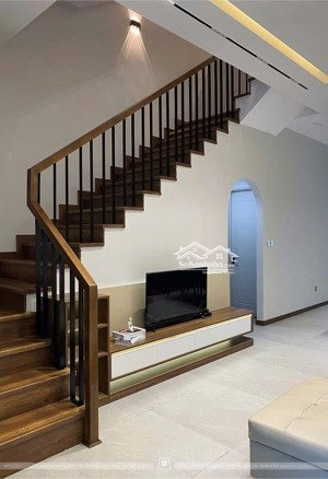 bán nhanh căn lavida diện tích 87m2 trục đường lớn nhất full nội thất xịn giá siêu tốt chỉ 8 tỷ