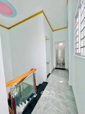 bán dương quảng hàm , f5 , gò vấp , 49m2 , giá : 3 tỷ 050 , 1t2l + 2pn , hẻm oto , kinh doanh tốt