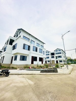 cần bán gấp biệt thự song lập - khu nhà ở cán bộ cấp cao 180m2 chỉ 227tr/m2