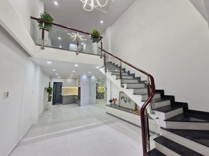 mặt tiền đường q2 - 4 tầng - chỉ 5.2 tỷ