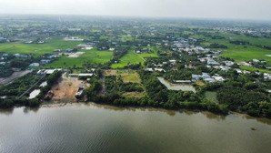 chủ gửi bán lô đất 8494m2 trong đó 1 mặt tiền đường xe tải, 1 mặt tiền sông cần giuộc giá tốt, shr
