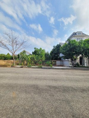 bán đất biệt thự 15x20m, đường n1 kdc bình nguyên p. bình an kế làng đại học
