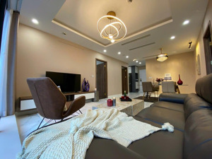 cần cho thuê căn hộ cao cấp 2pn view hồ tây tại cc sun grand city đường thụy khuê lh 