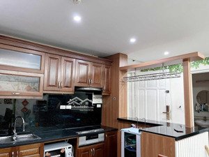 bán căn hộ cc central field trung kính, 5,7 tỷ, 68m2, 2pn, 2wc, chính chủ, uy tín