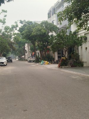 chính chủ bán gấp biệt thự vip vỉa hè ô tô tránh khu nhà vườn việt hưng giá chỉ 32 tỷ _108m2
