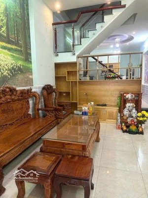 nhà 3 lầu đường hai bà trưng sân xe 7 chỗ