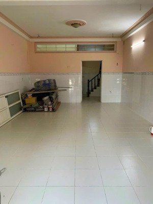 cho thuê nhà trệt lầu đường nhựa vỉa hè gần chợ xóm vắng dĩ an