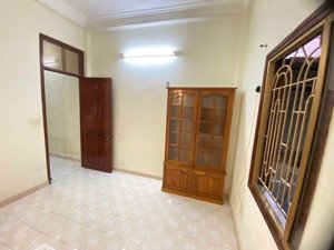 cho thuê nhà ngõ 68 nam đồng 90m2 x 3t giá 12tr/th