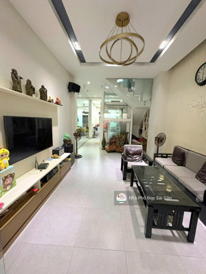 bán nhà mtkd lạc long quân- p10- tân bình.dt 4x22. đúc 5 lầu thang máy