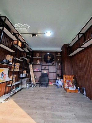 bán nhà giá rẻ mặt tiền trung tâm kinh doanh đường trần hưng đạo