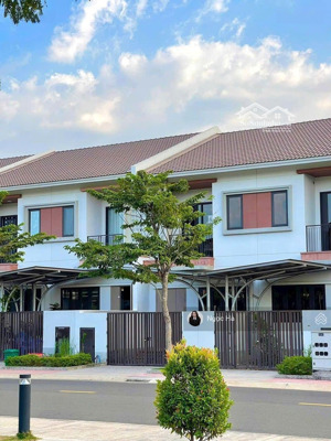 kẹt tiền bán gấp căn nhà 2 tầng sổ hồng lâu dài tại suncasa central