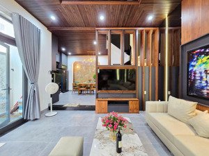 bán nhà riêng đường nguyễn tất thành vị trí đẹp, trung tâm quận hải châu.