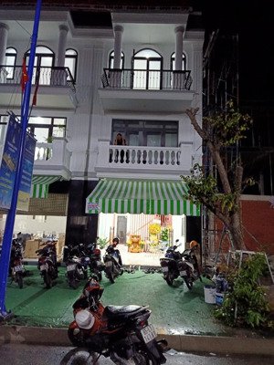 bán gấp nhà riêng 2,35 tỷ, 100m2, 4pn, 3wc tại đường d1, thị trấn lai uyên, bàu bàng, bình dương