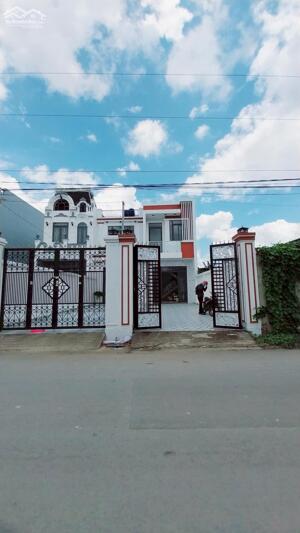 Bán nhà hẻm xe hơi.DT 100m2,sổ riêng.