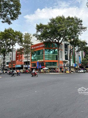 cho thuê góc 2 mặt tiền 179 lê hồng phong, quận 5..! gần trung tâm thương mại nowzone,