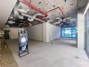 cho thuê mặt bằng lô góc vinhomes smart city mặt tiền 25m 56 triệu rẻ nhất vinhomes 