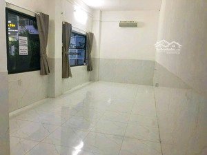 chung cư 04 yersin sổ hồng riêng lâu dài cách biển trần phú: 200m giá: 2 tỷ 850 triệu