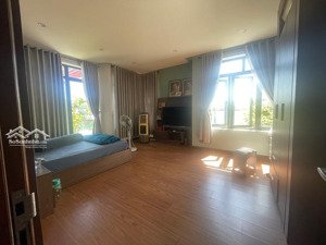 siêu phẩm góc 2 mặt tiền gần ngay bến xe trung tâm đà nẵng - full nội thất - giá siêu đầu tư
