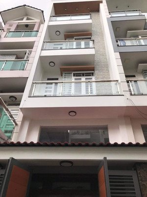chủ đi nước ngoài bán gấn nhà đ.hoà bình gần cv đầm sen, quận 11. hẻm 5m lớn , 3 lầu kiên cố