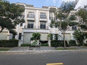kẹt tiền bán nhanh nhà phố kđt phúc an city. dt:75m2. giá: 1 tỷ 9 rẻ nhất khu vực bao hết thuế phí.