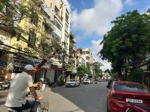 bán căn nhà 4 tầng cực hiếm mặt đường phạm ngũ lão, 100m2 - mt 4,2 sẵn dòng tiền, giá 21,9 tỷ