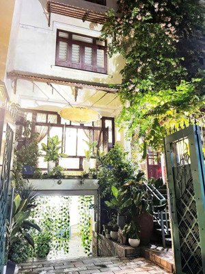 chỉ 60tr sang nhượng spa luxury mới đẹp giá tốt