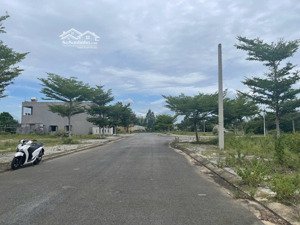 kđt số 4: hướng đông nam, diện tích 171,5m. đường 7,5m. vị trí đẹp sát sông, gần bệnh viện.