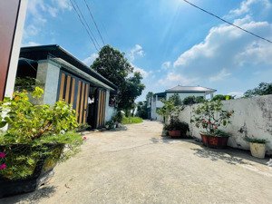 đất hưng lộc gần đường hoàng tá thốn. 100m2 giá tầm tiền 1 tỷ 730 triệu. đường 5m, hướng đông nam