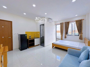 thuê ngay ch 40m2 full nội thất ban công đón gió ngay nguyễn văn đậu, giáp quận 1, quận 3