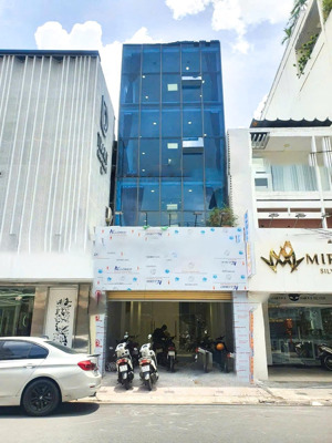 cho thuê tòa nhà kinh doanh showroom mới xây 100%