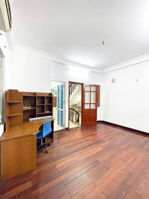 dt 65m2 x 5t giá 19tr/th nhà phân lô mạc thái tổ, oto đỗ cửa, phù hợp ở gđ tất cả vpct