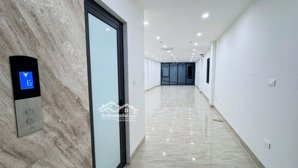cho thuê toà văn phòng chùa láng - đống đa - dt 120m2 - giá 18tr/tháng - toà nhà xây mới tinh