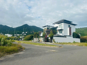 biệt thự cực đẹp tại khu đô thị lấn biển vĩnh hoà, nha trang - hướng đông nam - giá 20 tỷ