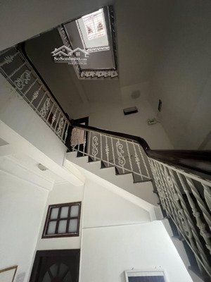 bán nhà đẹp lam sơn, p. 2, tân bình dt: 9x15m, kc: 3 tầng, giá bán: 21,5 tỷ tl, giá rẻ nhất khu vực