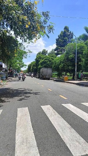 bán khách sạn mt ngay lê trọng tấn 15phòng 110m2 - 5tầng - đường 10m có lề sát aeon tân phú - 22tỷ