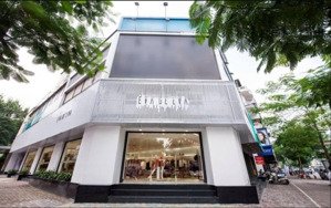 cho thuê lô góc mặt phố điện biên phủ - duy nhất - mặt tiền hơn 20m - dt 247m2 - giáp hoàn kiếm