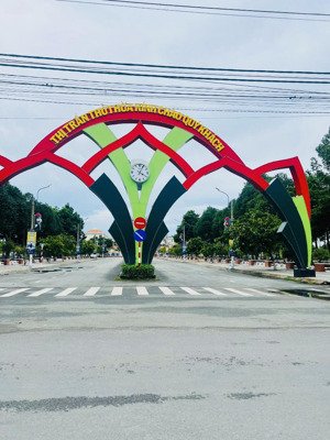 chủ kẹt tiền bán đất tại thị trấn thủ thừa, 1,25 tỷ, 100m2, mặt tiền 32m