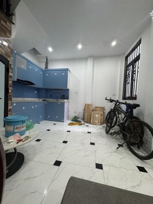 siêu phẩm nguyễn khang 33m2-5 tầng- mặt tiền 5m-cách mặt phố 40m. 7.2 tỷ