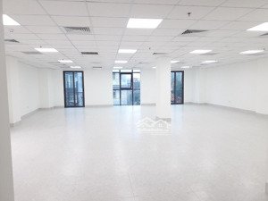 cho thuê văn phòng tại phố huế, 85 triệu, 200m2, mặt tiền 14m hàng hot