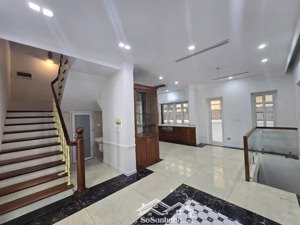 bán biệt thự tại phố nguyễn tuân, thanh xuân, 155m2, 4 tầng, 3 mặt thoáng, chỉ 42.5 tỷ. 