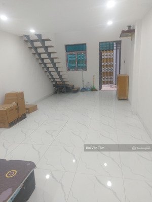 cho thuê nhà xây mới ngõ 192 lê trọng tấn định công dt:50m2x2 tầng oto đỗ cửa