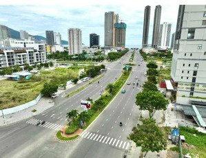 cho thuê nhà để kinh doanh vị trí đắc địa mặt đường phạm văn đồng giao với đường lê văn quý
