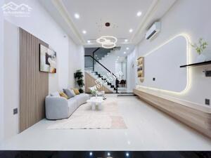  NHÀ 1 TRỆT 1 LẦU, CHỈ 950 TRIỆU, DT 100M², SHR, GẦN KCN, TỐT CHO ĐẦU TƯ & AN CƯ