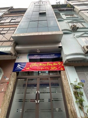 chính chủ cho thuê vp 50m2 tầng lửng ngã tư hồ tùng mậu, cạnh ga lê đức thọ view tàu điện, giá 9tr